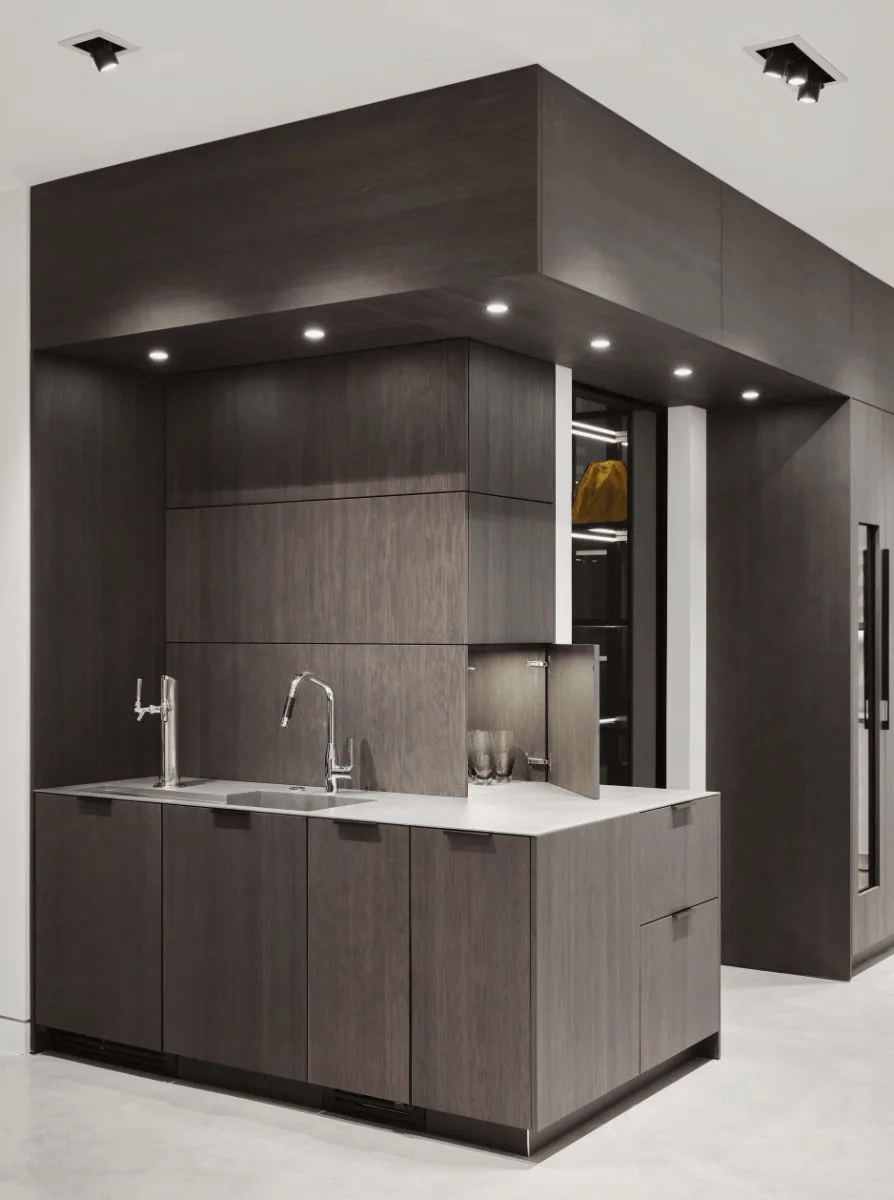 Small luxury butler’s pantry corner
